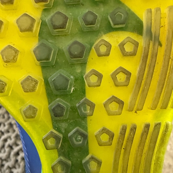 Nike Zoom Sneakers. Very good used condition. No signs of Wear. Sz 9.5 - Picture 5 of 5